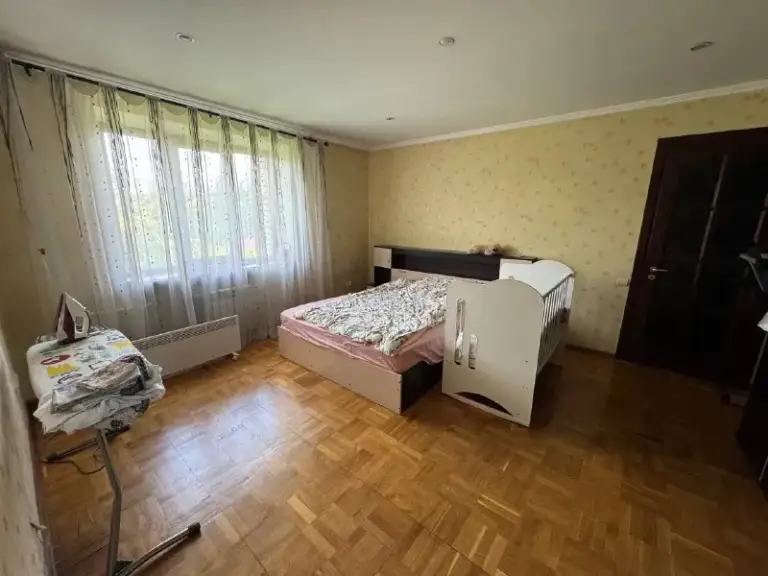 Продажа дома в куйбышевском районе

Стройте свое пространство с агентством недвижимости город.
Вы мечтаете - мы реализовываем💫

🏗Район: куйбышевский
🏢Этажность: 4
🚪Общая площадь - 390 м2

Продается дом в куйбышевском районе донецка, ориентир - гостиница "прага", рядом парк щербакова, улица дубравная.

📍Земля 4 сотки ( приватизированная )
📍Беседка
📍Зона барбекю
📍Ландшафтный дизайн

📌Дом 4х этажный - фотография - 7
