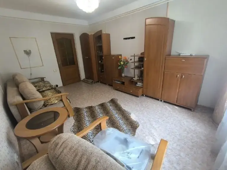 Продажа 2-комнатной в куйбышевском районе

Стройте свое пространство с агентством недвижимости город.
Вы мечтаете - мы реализовываем💫

🏗Район: куйбышевский
🏘Комнат - 2
🏢Этаж - 2/5
🚪Общая площадь - 47 м2

Продается двухкомнатная квартира в куйбышевском районе - азотный

Комнаты раздельные. Отличный ремонт, красивая мебель, кондиционер, плазмы, холодильник, новая стиралка, поменяны стояки, чистая, светлая. Застекленный новый балкон.

Не требуется дополнительных вложений, заходи и живи. Все оставляем.

Магазины, аптеки, рынок, больница, банки транспорт - все рядом в нескольких метрах. Парковка во дворе.

Документы готовы.

💵Цена: 4 500 000 рублей (торг)
☎️Телефон: + 7 (949) 513 85 58 - фотография - 2