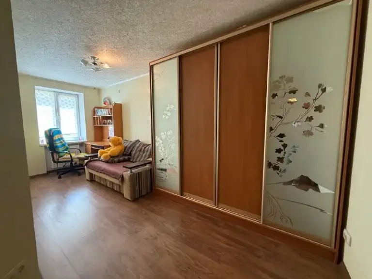 🏡Сдам 2-х комн. Кв в центре, проспект мира пересечение с университетской.
🌇Город: донецк днр
🏙️Район: ворошиловский р-н

• Этажность–4/5 жилого дома

Установлен накопительный бак!
Мебель и техника. Интернет

💴Цена: 40.000+ коммунальные.
📍Залог.
📲+79494707442 Или telegram

Оплата услуг риелтора по факту заселения! Ехать в офис и вносить оплату до просмотра не надо❗

Аренда донецк днр - фотография - 3