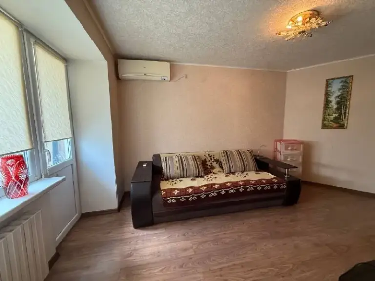 🏡Сдам 2-х комн. Кв в центре, проспект мира пересечение с университетской.
🌇Город: донецк днр
🏙️Район: ворошиловский р-н

• Этажность–4/5 жилого дома

Установлен накопительный бак!
Мебель и техника. Интернет

💴Цена: 40.000+ коммунальные.
📍Залог.
📲+79494707442 Или telegram

Оплата услуг риелтора по факту заселения! Ехать в офис и вносить оплату до просмотра не надо❗

Аренда донецк днр - фотография - 5