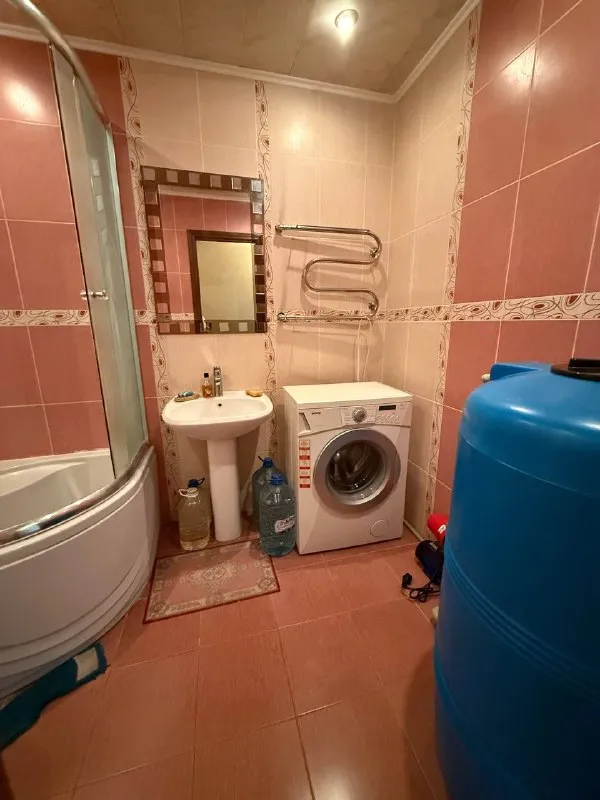 🏡Сдам 2-х комн. Кв в центре, проспект мира пересечение с университетской.
🌇Город: донецк днр
🏙️Район: ворошиловский р-н

• Этажность–4/5 жилого дома

Установлен накопительный бак!
Мебель и техника. Интернет

💴Цена: 40.000+ коммунальные.
📍Залог.
📲+79494707442 Или telegram

Оплата услуг риелтора по факту заселения! Ехать в офис и вносить оплату до просмотра не надо❗

Аренда донецк днр - фотография - 6