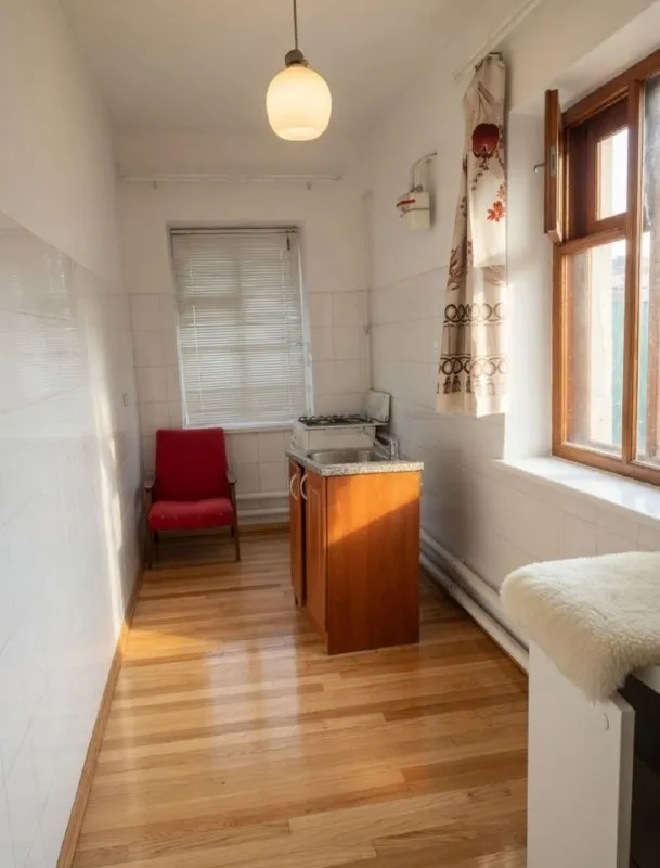 🏡Продаётся 4-х комнатный отдельно стоящий дом
🌇Город: донецк днр
🏙️Район: киевский р-н
🗺Проспект партизанский

• Общая площадь дома 74 м2

• Дом построен из кирпича
Газифицированный, газовое отопление
• Есть газовая колонка

• Санузел в доме, требуется косметический ремонт дома

• Участок 5 соток земли, на территории участка есть двухэтажный гаражный бокс, общей площадью 110 м2, размер гаража 6х9 м
• Высота потолка 4 м

• Пол бетонный, есть смотровая яма и большие ворота
🔥Собственник

💴Цена: 5🍋200.000 рублей
☎️+7(978) 752-59-43

📨Подписаться - фотография - 8