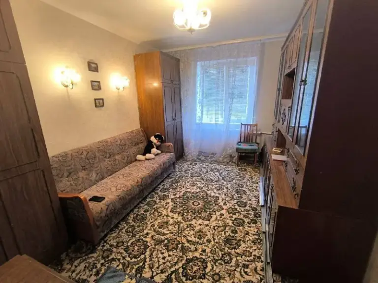 Продажа 3х комнатной - квартиры в кировском районе донецка

Стройте свое пространство с агентством недвижимости город.
Вы мечтаете - мы реализовываем💫

🏗Район: кировский
🏘Комнат - 3
🏢Этаж - 9/9
🚪Общая площадь - 71 м2

Продается трехкомнатная квартира в кировском районе, микрорайон "текстильщик". Улица терешковой, ледовая арена.

📌Вода по графику.
📌Лоджия+теплый пол.
📌 Застеклённый балкон.
📌Квартира теплая, не угловая.
📌В квартире остается вся мебель и техника.
📌Выполнен качественный ремонт во всех комнатах. Кухня подготовлена под ремонт.
📌Тихий спокойный двор, детская площадка.

Насыщенная инфраструктура:
•Ледовая арена;
•Детские сады;
•Школы;
•Продуктовые магазины;
•Супермаркет

👌Развитая транспортная развязка в любую точку города. Остановки маршрутного такси в шаговой доступности.

🌺Экологически чистый район города.

Документы 🇷🇺 рф

💵Цена: 4 100 000 рублей
☎️Телефон: +7 (949) 513 85 58 - виктория - фотография - 7