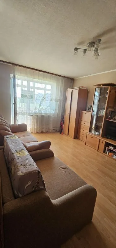 Продажа от собственника

Продам однокомнатную квартиру

🌇В гороле донецке, на ул. Пухова д. 31 (боссе)📌

✅35.2 М жилая площадь.
✅5 Этаж 10 этажного дома.
✅Не угловая.

✅Квартира теплая.
💦Вода постоянно (по графику + водонакопительный бак на 750 л).
✅Бойлер. - фотография - 2