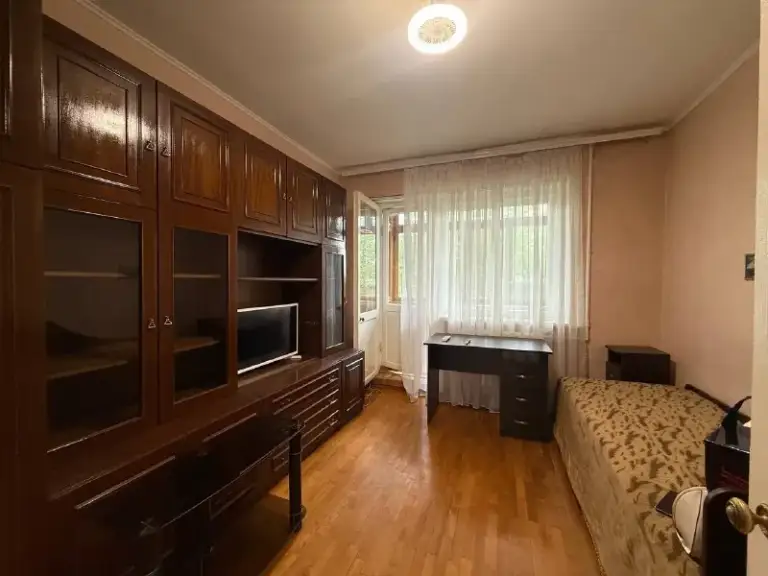 🏡Сдам 2-х ком. Квартиру в центре донецка
🌇Город: донецк днр
🏙️Район: ворошиловский район, 🗺шевченко, рамада гостиница.
• Этажность–4/5 жилого дома
• Квартира с мебелью, колонкой газовой, кондиционером, стиральной машинкой, вода по графику и чаще.
• Комнаты раздельные. Интернет
• 37.000 + Коммунальные.
📍Залог разбивают.
+79494707442 Или тelegram / мах
*Оплата услуг риелтора по факту заселения! Ехать в офис и вносить оплату до просмотра не надо❗
Аренда днр - фотография - 4