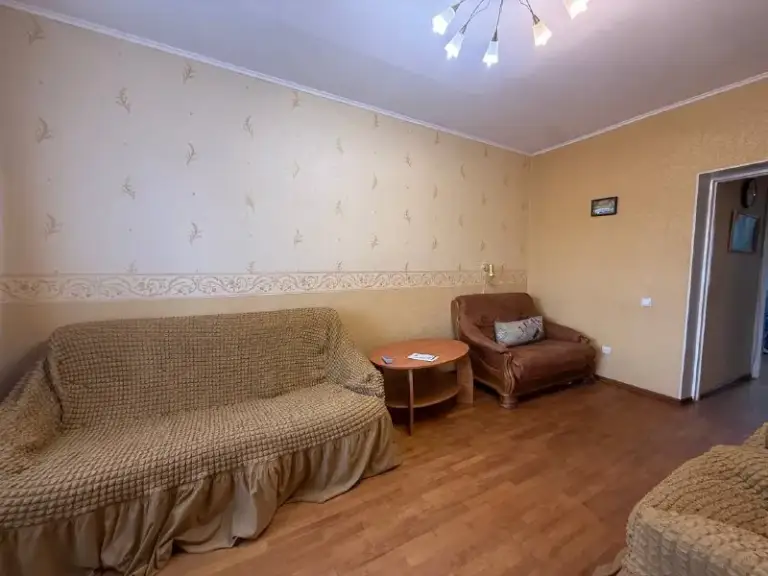 🏡Сдам 2-х ком. Квартиру в центре донецка
🌇Город: донецк днр
🏙️Район: ворошиловский район, 🗺шевченко, рамада гостиница.
• Этажность–4/5 жилого дома
• Квартира с мебелью, колонкой газовой, кондиционером, стиральной машинкой, вода по графику и чаще.
• Комнаты раздельные. Интернет
• 37.000 + Коммунальные.
📍Залог разбивают.
+79494707442 Или тelegram / мах
*Оплата услуг риелтора по факту заселения! Ехать в офис и вносить оплату до просмотра не надо❗
Аренда днр - фотография - 7