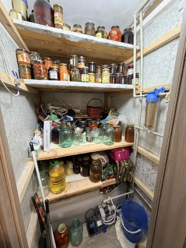Срочно продам квартиру с ремонтом 2 комнатную 4/5
Город харцызск, мкрн юбилейный
Особенности объекта:
- Сделан качественный дорогостоящий ремонт;
- Площадь 44,5 кв. М. Не угловая;
- Сан. Узел совместный;
- Окна пластиковые, балконный блок пластик;
- Металлическая входная дверь;
- Состояние жилое, проводка новая;
- Отопление центральное, квартира очень теплая;
- Мебель и техника остаётся частично, стоит сплит система;
- Имеется кладовка, напольное покрытие – плитка и ламинат, потолки – натяжные везде;
- Накопительная система с насосом на 400 л. ;
- Документы готовы к продаже; наличный расчет, мат. Капитал;
Стоимость 5 000 000 рублей + услуги агентства;
Просмотр по договоренности!
Валентин феникс +7949 554 15 98 telegram, макс;
Миранда +79490983898

▪️ Недвижимость большого харцызска 👈 подписаться
▪️ Разместить объявление
▪️ Обсудить - фотография - 10