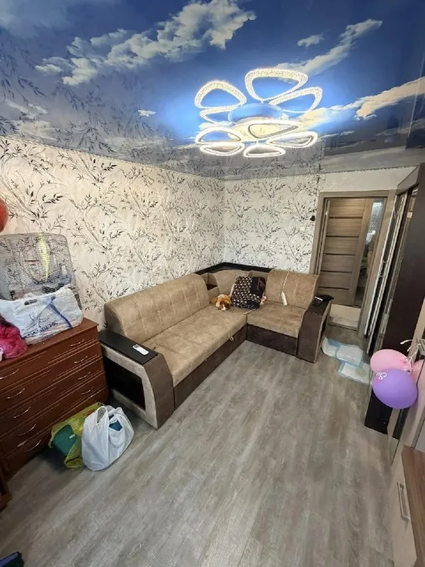 Срочно продам квартиру с ремонтом 2 комнатную 4/5
Город харцызск, мкрн юбилейный
Особенности объекта:
- Сделан качественный дорогостоящий ремонт;
- Площадь 44,5 кв. М. Не угловая;
- Сан. Узел совместный;
- Окна пластиковые, балконный блок пластик;
- Металлическая входная дверь;
- Состояние жилое, проводка новая;
- Отопление центральное, квартира очень теплая;
- Мебель и техника остаётся частично, стоит сплит система;
- Имеется кладовка, напольное покрытие – плитка и ламинат, потолки – натяжные везде;
- Накопительная система с насосом на 400 л. ;
- Документы готовы к продаже; наличный расчет, мат. Капитал;
Стоимость 5 000 000 рублей + услуги агентства;
Просмотр по договоренности!
Валентин феникс +7949 554 15 98 telegram, макс;
Миранда +79490983898

▪️ Недвижимость большого харцызска 👈 подписаться
▪️ Разместить объявление
▪️ Обсудить - фотография - 2