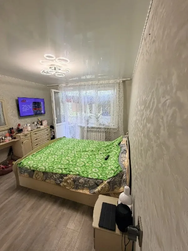 Срочно продам квартиру с ремонтом 2 комнатную 4/5
Город харцызск, мкрн юбилейный
Особенности объекта:
- Сделан качественный дорогостоящий ремонт;
- Площадь 44,5 кв. М. Не угловая;
- Сан. Узел совместный;
- Окна пластиковые, балконный блок пластик;
- Металлическая входная дверь;
- Состояние жилое, проводка новая;
- Отопление центральное, квартира очень теплая;
- Мебель и техника остаётся частично, стоит сплит система;
- Имеется кладовка, напольное покрытие – плитка и ламинат, потолки – натяжные везде;
- Накопительная система с насосом на 400 л. ;
- Документы готовы к продаже; наличный расчет, мат. Капитал;
Стоимость 5 000 000 рублей + услуги агентства;
Просмотр по договоренности!
Валентин феникс +7949 554 15 98 telegram, макс;
Миранда +79490983898

▪️ Недвижимость большого харцызска 👈 подписаться
▪️ Разместить объявление
▪️ Обсудить - фотография - 7
