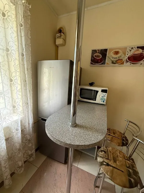 Сдается одноэтажный дом

🌇Донецк, калининский район
Проспект павших коммунаров📌

✅Общая площадь 95 кв. Метров
🏡Дом состоит из 4 комнат+ большая входная группа- прихожая.
✅Свежий ремонт, новая мебель во всех комнатах.
Вся бытовая техника, интернет, свой двор, удобный заезд с проспекта, свой гараж с ролетами.
✅На всех окнах также ролеты.
Установлена накопительная емкость!

Без кошачьих и крупных собак. Максимально собака до 5 кг
Для порядочных людей.
❗️Только на долгий срок. (договор на 11 месяцев с пролонгацией)
Н. ... Org/img/emoji/40/f09f92b0.png')">💰стоимость 75000 ₽
+ Счетчики + залог + агентские
Оплата услуг при подписании договора. (никаких предоплат заранее не нужно!)

📲☎️+79493522012 Катерина

Подписаться  |  📩дать объявление
📲Наш max - фотография - 9