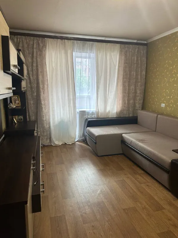 ‼️‼️Продам

Продам квартиру

📍В киевском р-не ул. Лестопракатчиков 17

✅Квартира с ремонтом
✅Всегда есть вода в кране!
✅Дом находится не далеко от речки!
📍Рядом магазины, школа, сад, автобусная остановка, всё в шаговой доступности!

✅Квартира полностью в жилом состоянии, с частичной мебелью и быттехникой (кухня в отличном состоянии, холодильник новый, варочная панель +духовка встроеная) шкаф купе и т. Д!
✅Заходи и живи!
✅Есть лоджия, что очень удобно

✅На 1-ом этаже, при желании можно совместить и сделать большую комнату!
✅Тёплый пол по всей квартире!!!

Цена 3,5млн
Документы готовы к продаже!

Обращаться по телефону
+79497062676-Анатолий - фотография - 1