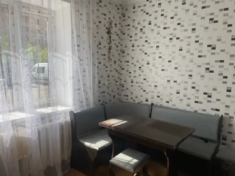 ‼️‼️Продам

Продам квартиру

📍В киевском р-не ул. Лестопракатчиков 17

✅Квартира с ремонтом
✅Всегда есть вода в кране!
✅Дом находится не далеко от речки!
📍Рядом магазины, школа, сад, автобусная остановка, всё в шаговой доступности!

✅Квартира полностью в жилом состоянии, с частичной мебелью и быттехникой (кухня в отличном состоянии, холодильник новый, варочная панель +духовка встроеная) шкаф купе и т. Д!
✅Заходи и живи!
✅Есть лоджия, что очень удобно

✅На 1-ом этаже, при желании можно совместить и сделать большую комнату!
✅Тёплый пол по всей квартире!!!

Цена 3,5млн
Документы готовы к продаже!

Обращаться по телефону
+79497062676-Анатолий - фотография - 4