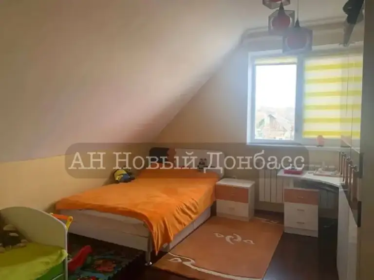 ✍️Сдается в аренду дом 190м2

🌇Донецк, поселок 3-й восточный (привокзальный)📌

✅Дом 190м2 с гаражом.
🌎5 Соток земли.
✅1 Этаж: 2 подвала, котельная, санузел большой, зал, столовая, коридор с выходом в гараж.

✅2 Этаж: 3 спальни и санузел. Во всех комнатах есть мебель и техника.

✅2 Чердака: над 2м этажом и в гараже.

💰Цена 50 000 + ком. Услуги

📲☎️+79493410484 Ан новый донбасс

Подписаться  |  📩дать объявление
📲Наш max - фотография - 5