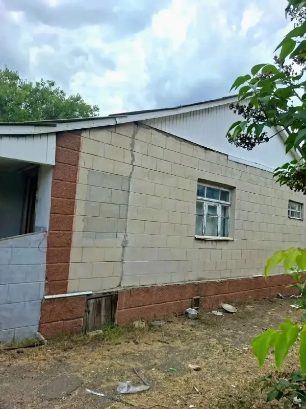 Продаётся отличный дом 

🌇Донецк, куйбышевский район, ул. Бакинских комиссаров📌

✅Характеристики:
-Площадь дома: 78 кв.  М;
-Участок: 6 соток,  ровный,  правильной формы;

✅Материал стен: кирпич;
✅Крыша: шиферная (не протекпет)
✅Отопление: газовое ⛽
💦Водоснабжение: центральное
📲☎️+79493792532 Алёна
📲☎️+79493872678 Светлана

Подписаться  |  📩дать объявление
📲Наш max - фотография - 1