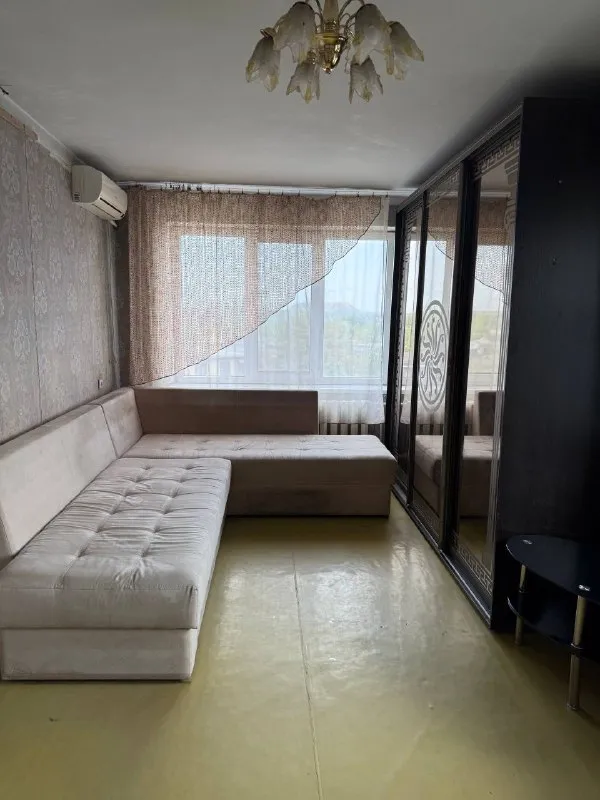 🏡Продаётся 2-двухкомнатная квартира
🌇Город: донецк днр
🏙️Район: кировский р-н
🗺Микрорайон текстильщик, улица петровского

• Этажность–6/14 жилого дома
• Общая площадь–50.8 м2
• Кухня–7 м2

• Комнаты раздельные, окна пластиковые, лоджия застеклённая
• В квартире выполнен частично ремонт
• Квартира продается с мебелью и бытовой техникой
• Рядом школа, детский садик, стоматология, рынок и остановка общественного транспорта
• Документы готовы
🔥Собственник

💴Цена: 4🍋500.000 рублей
☎️Тел: +7(949) 510-11-40 яна

📨Подписаться - фотография - 1