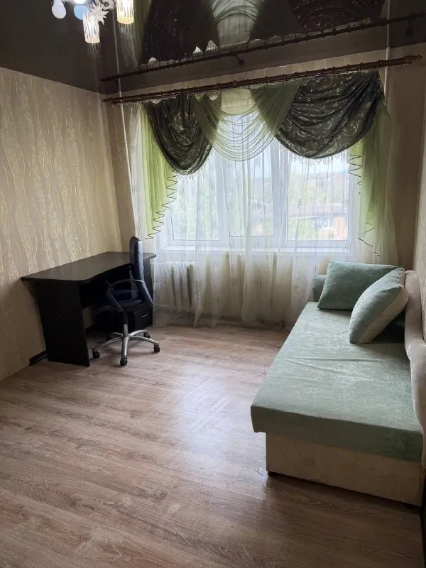 🏡Продаётся 2-двухкомнатная квартира
🌇Город: донецк днр
🏙️Район: кировский р-н
🗺Микрорайон текстильщик, улица петровского

• Этажность–6/14 жилого дома
• Общая площадь–50.8 м2
• Кухня–7 м2

• Комнаты раздельные, окна пластиковые, лоджия застеклённая
• В квартире выполнен частично ремонт
• Квартира продается с мебелью и бытовой техникой
• Рядом школа, детский садик, стоматология, рынок и остановка общественного транспорта
• Документы готовы
🔥Собственник

💴Цена: 4🍋500.000 рублей
☎️Тел: +7(949) 510-11-40 яна

📨Подписаться - фотография - 3