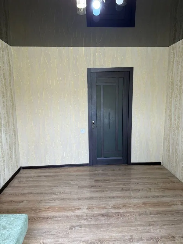 🏡Продаётся 2-двухкомнатная квартира
🌇Город: донецк днр
🏙️Район: кировский р-н
🗺Микрорайон текстильщик, улица петровского

• Этажность–6/14 жилого дома
• Общая площадь–50.8 м2
• Кухня–7 м2

• Комнаты раздельные, окна пластиковые, лоджия застеклённая
• В квартире выполнен частично ремонт
• Квартира продается с мебелью и бытовой техникой
• Рядом школа, детский садик, стоматология, рынок и остановка общественного транспорта
• Документы готовы
🔥Собственник

💴Цена: 4🍋500.000 рублей
☎️Тел: +7(949) 510-11-40 яна

📨Подписаться - фотография - 4