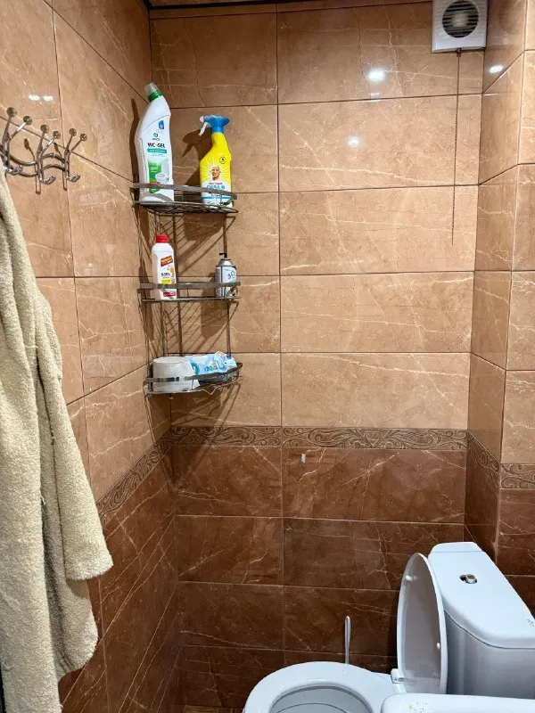 🏡Продаётся 2-двухкомнатная квартира
🌇Город: донецк днр
🏙️Район: кировский р-н
🗺Микрорайон текстильщик, улица петровского

• Этажность–6/14 жилого дома
• Общая площадь–50.8 м2
• Кухня–7 м2

• Комнаты раздельные, окна пластиковые, лоджия застеклённая
• В квартире выполнен частично ремонт
• Квартира продается с мебелью и бытовой техникой
• Рядом школа, детский садик, стоматология, рынок и остановка общественного транспорта
• Документы готовы
🔥Собственник

💴Цена: 4🍋500.000 рублей
☎️Тел: +7(949) 510-11-40 яна

📨Подписаться - фотография - 9