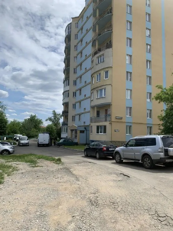 Продам однокомнатную квартиру

🌇Донецк в кировском районе,
Улица мечникова 100 в. 📌

🏢Этаж - 6/9
✅Общая площадь - 44 м2
✅Балкон 2.3 м2
✅Окна пластик
✅Коммуникации в хорошем состоянии

📍Рядом с домом: супермаркеты, школы, детские сады, магазины, транспорт

💰Цена: 2 700 000 рублей

📲☎️+7 (949) 513 85 58

Подписаться  |  📩дать объявление
📲Наш max - фотография - 1