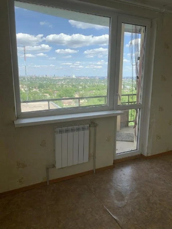Продам однокомнатную квартиру

🌇Донецк в кировском районе,
Улица мечникова 100 в. 📌

🏢Этаж - 6/9
✅Общая площадь - 44 м2
✅Балкон 2.3 м2
✅Окна пластик
✅Коммуникации в хорошем состоянии

📍Рядом с домом: супермаркеты, школы, детские сады, магазины, транспорт

💰Цена: 2 700 000 рублей

📲☎️+7 (949) 513 85 58

Подписаться  |  📩дать объявление
📲Наш max - фотография - 5
