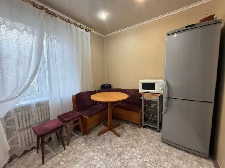 🏡Сдам 1-х комнатную
Квартиру
🌇Город: донецк днр
🏙️Район: будённовский р-н
🗺Мкр-н донской, напротив школы.
• Этажность–8/10 жилого дома
• Вода по графику холодная и горячая.
• Мебель, техника - холодильник, тв привезут, стиральная машинка, кондиционер, бойлер, интернет вайфай роутер.
💴Цена: 25.000 + коммунальные.
📍Залог.
Для 1-2 человек, без животных
☎📞+79494707442 Или telegram
*Оплата услуг риелтора по факту заселения! Ехать в офис и вносить оплату до просмотра не надо❗
Аренда днр - фотография - 6