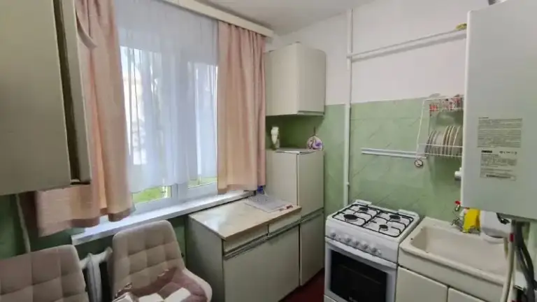 Сдам двухкомнатную квартиру
Сдается квартира от собственника
🌇Донецк в центре пролетарского района, пролетарская администрация📌
Сдается на длительный срок❗️
📍Школы, детские сады, школа искусств, дом творчества, дк юбилейный в шаговой доступности.
👍Тихий район, доброжелательные соседи.
✅Этаж 4/5 этаж, хрущевка.
💦Вода по графику.
Горячая вода - газовая колонка.
✅В квартире есть все необходимое: м. .. Kground-image:url('//telegram. Org/img/emoji/40/f09f92b0.png')">💰цена 25 тыс. ₽ + к/у по счётчикам. Залог 25 тыс.
📲☎️+79495008350 Собственник
Подписаться | 📩дать объявление
📲Наш max - фотография - 5