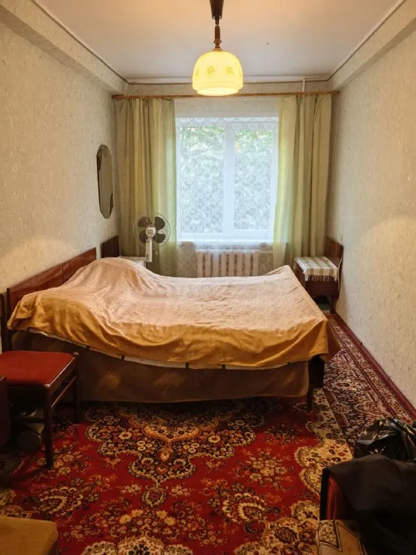 Продаётся 4-х комнатная квартира. Г. Донецк, петровский район, мрн. Тихий, ул. Стаханова1. 3/5 эт. Дома. Дом построен 1981г. Окна выходят на обе стороны дома. Не угловая, балкон застеклён, пластиковые окна, стоят счётчики, общая площадь 67 м². Санузел раздельный. Документы переоформлены, один собственник, без обременений.

Цена: 3 600 000 руб.

Телефон: +7(900)1858896 - елена!
+7(949)3150541 - Вера михайловна. - фотография - 3