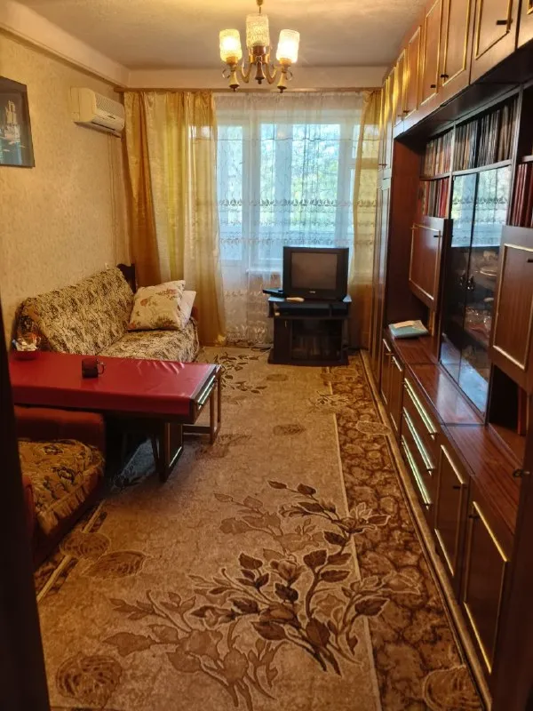 Продаётся 4-х комнатная квартира. Г. Донецк, петровский район, мрн. Тихий, ул. Стаханова1. 3/5 эт. Дома. Дом построен 1981г. Окна выходят на обе стороны дома. Не угловая, балкон застеклён, пластиковые окна, стоят счётчики, общая площадь 67 м². Санузел раздельный. Документы переоформлены, один собственник, без обременений.

Цена: 3 600 000 руб.

Телефон: +7(900)1858896 - елена!
+7(949)3150541 - Вера михайловна. - фотография - 4