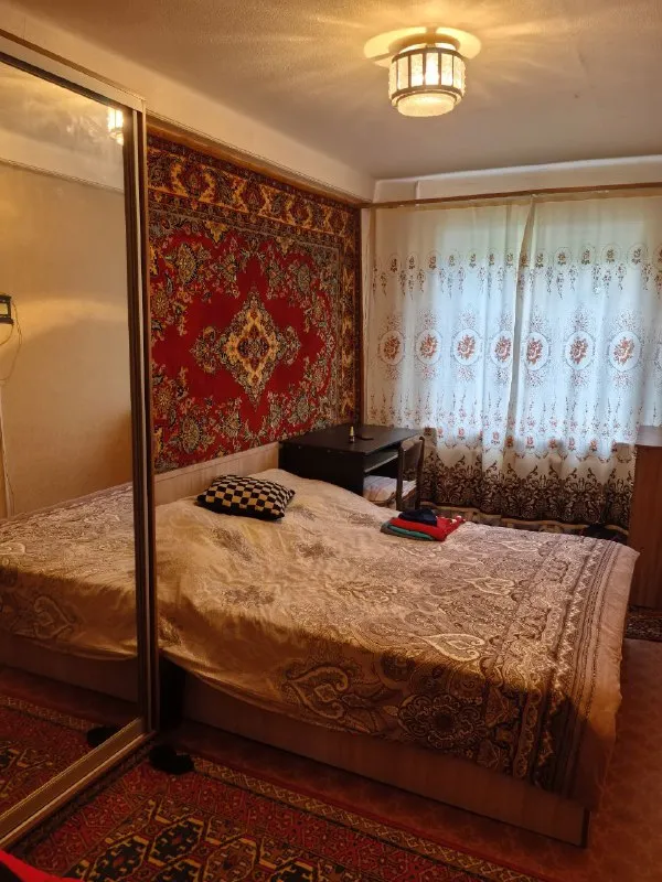 Продаётся 4-х комнатная квартира. Г. Донецк, петровский район, мрн. Тихий, ул. Стаханова1. 3/5 эт. Дома. Дом построен 1981г. Окна выходят на обе стороны дома. Не угловая, балкон застеклён, пластиковые окна, стоят счётчики, общая площадь 67 м². Санузел раздельный. Документы переоформлены, один собственник, без обременений.

Цена: 3 600 000 руб.

Телефон: +7(900)1858896 - елена!
+7(949)3150541 - Вера михайловна. - фотография - 5