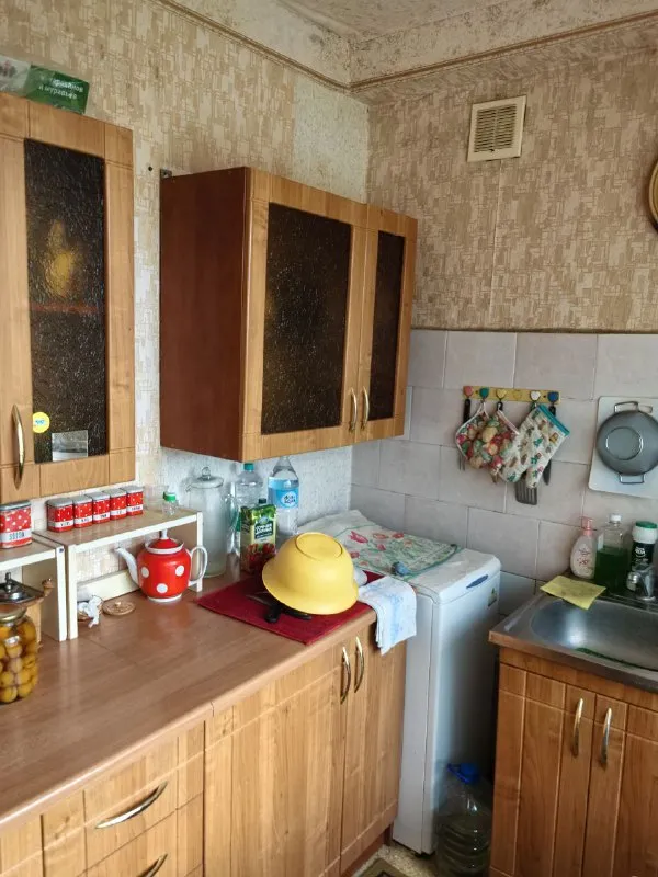 Продаётся 4-х комнатная квартира. Г. Донецк, петровский район, мрн. Тихий, ул. Стаханова1. 3/5 эт. Дома. Дом построен 1981г. Окна выходят на обе стороны дома. Не угловая, балкон застеклён, пластиковые окна, стоят счётчики, общая площадь 67 м². Санузел раздельный. Документы переоформлены, один собственник, без обременений.

Цена: 3 600 000 руб.

Телефон: +7(900)1858896 - елена!
+7(949)3150541 - Вера михайловна. - фотография - 7