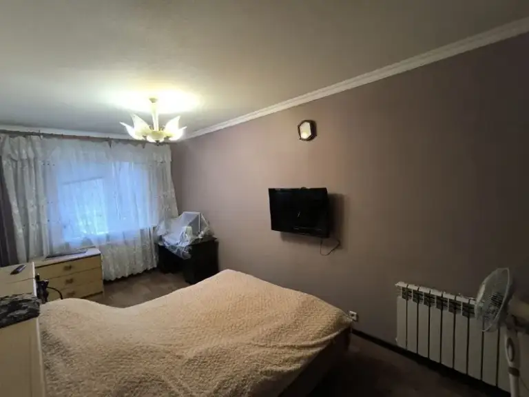 Продам двухкомнатную квартиру
🌇Донецк в калининском районе, ориентир - парк "строитель", улица цусимская 69.📌
🏢Квартира расположена на втором этаже пятиэтажки
✅Общая площадь - 47 м2
✅Квартира теплая
✅Коммуникации поменяны
🎁Остается полностью вся мебель и техника необходимая для комфортного проживания
✅Дополнительных вложений не требует - фотография - 4