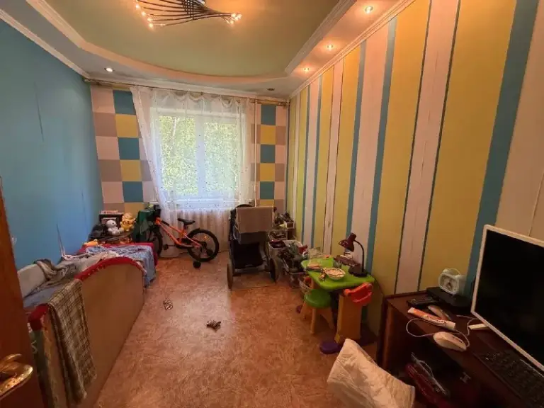 Продается 3-х комнатная квартира в ленинском районе донецка!мирный!

Ан «статус» - твой выбор в мире недвижимости!🤝

📍 Адрес: ленинский район, мкр. Мирный, ленинский, 138.

✅ Этаж: 2 из 9.
✅Общая площадь: 75 кв.  М.
✅Тип проекта: чешский.
✅Просторная планировка — комфортно разместится вся семья;
✅Проверенный и востребованный чешский проект — отличается продуманной планировкой и надёжностью.
✅Вода доходит

📌Документы готовы!

💸6 300 000 Руб.

☎️+79495753652
📞+79496455686
📞+79490774949 - фотография - 4
