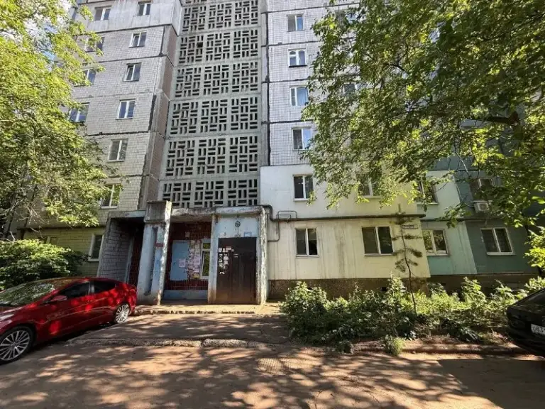 Продается 3-х комнатная квартира в ленинском районе донецка!мирный!

Ан «статус» - твой выбор в мире недвижимости!🤝

📍 Адрес: ленинский район, мкр. Мирный, ленинский, 138.

✅ Этаж: 2 из 9.
✅Общая площадь: 75 кв.  М.
✅Тип проекта: чешский.
✅Просторная планировка — комфортно разместится вся семья;
✅Проверенный и востребованный чешский проект — отличается продуманной планировкой и надёжностью.
✅Вода доходит

📌Документы готовы!

💸6 300 000 Руб.

☎️+79495753652
📞+79496455686
📞+79490774949 - фотография - 9