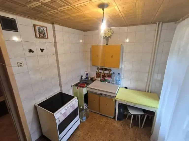 Продажа 3-комнатной квартиры в киевском районе

Стройте свое пространство с агентством недвижимости город.
Вы мечтаете - мы реализовываем💫

🏗Район: киевский
🏢Этаж - 4/9
🏘Комнат - 3
🚪Общая площадь - 66 м2

Продажа трехкомнатной квартиры в киевском районе проспект киевский 36 г, ориентир - "ветка", исполком киевского района.

📌Комнаты раздельные
📌Батареи новые
📌Пластиковое окно, только одно.
📌Лоджия на кухне
📌Два балкона из спальни
📌2 Кладовки
📌Санузел раздельный

📍Насыщенная инфраструктура:
- Детские сады;
- Школа;
- Продуктовые магазины;
- Супермаркет
👌Остановки в шаговой доступности.

💵Цена: 5 500 000 рублей
☎️Телефон: +7 (949) 513 85 58 - фотография - 1