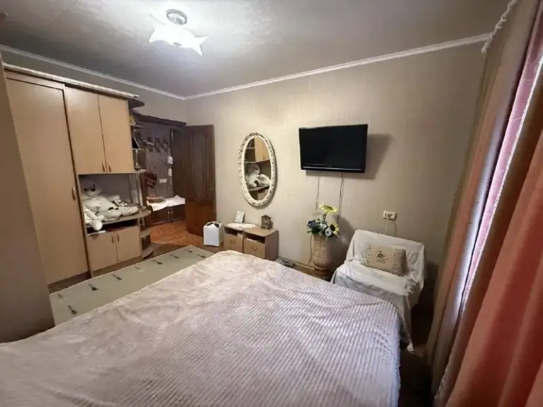 Продажа 3х комнатной квартиры в куйбышевском районе донецка!топаз!

Ан «статус» - твой выбор в мире недвижимости!🤝

📍Донецк, куйбышевский район, ул. Куйбышева,177

✅Общая площадь: 70 кв. М
✅Этаж 8/9
✅Вода доходит
✅Комнаты раздельные
✅Квартира не угловая
✅В шаговой доступности: магазины, школы, садики, больницы, супермаркеты, остановки общественного транспорта

💸 5 300 000 Руб.

☎️+79495753652
📞+79496455686 - фотография - 4