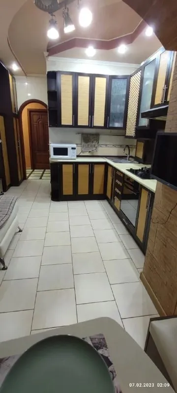 Продам 4х комнатную квартиру
Продажа от собственника❗️
🌇Донецк кировский район, возле ск кировец и дк франко📌
✅Холодильник, стиральная машина, посудомойка, микроволновка, газовая плита. ..вся необходимая техника, кондиционеры, телевизор, интернет.
✅Отопление автономное, газовый котел.
✅Ванная и туалет раздельные, комнаты раздельные
✅Кухня столовая 15 м2 - фотография - 4