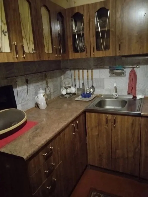 ‼❗‼Продается ‼❗‼
🏡2-Х комн. Кв. , пр-т ленинский, мк-н голубой -1
🌇Город: донецк днр
🏙️Район: ленинский р-н

🔹Этаж: 9/9 жилого дома
Крыша не течёт, технический этаж сверху
🔹Общая площадь: 52 м2
🔹Жилая–31 м2
🔹Кухня–9 м2

• Комнаты раздельные, службы раздельные, большая лоджия
• Жилое состояние.
• В квартире установлены мпо, осуществлена замена водопровода и канализации, новые радиаторы отопления
Документы готовы

💴Стоимость: 3🍋800.000 руб.
📍Торг. ..

☎☎☎+7949-419-63-79

📨Подписаться - фотография - 4