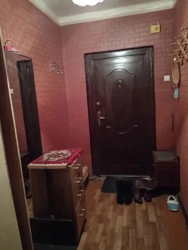 ‼❗‼Продается ‼❗‼
🏡2-Х комн. Кв. , пр-т ленинский, мк-н голубой -1
🌇Город: донецк днр
🏙️Район: ленинский р-н

🔹Этаж: 9/9 жилого дома
Крыша не течёт, технический этаж сверху
🔹Общая площадь: 52 м2
🔹Жилая–31 м2
🔹Кухня–9 м2

• Комнаты раздельные, службы раздельные, большая лоджия
• Жилое состояние.
• В квартире установлены мпо, осуществлена замена водопровода и канализации, новые радиаторы отопления
Документы готовы

💴Стоимость: 3🍋800.000 руб.
📍Торг. ..

☎☎☎+7949-419-63-79

📨Подписаться - фотография - 5