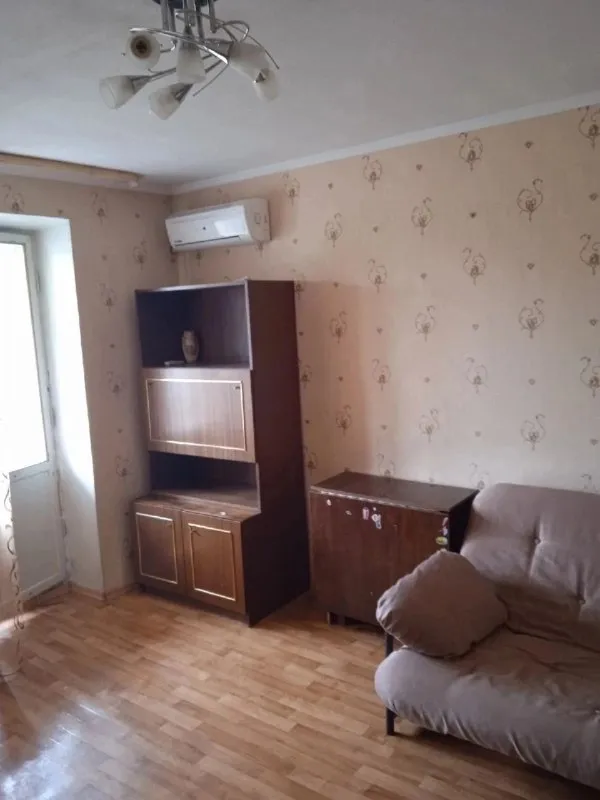 ‼❗‼Продается ‼❗‼
🏡2-Х комнатная квартира
Идеальное расположение: проспект ленинский: рядом "цирк", магазин «обжора», парк славянской культуры.
🏙️Город: донецк днр

🔹В шаговой доступности вся развитая инфраструктура

• Квартира с раздельными комнатами, не угловая.
• Выполнен ремонт, заменены все коммуникации, установлены металлопластиковые окна
• Три лоджии застеклены
• Раздельный санузел отделан кафелем.
• Продаётся с мебелью и бытовой техникой.
🔹Документы готовы🔹

💴Стоимость: 5🍋000.000 руб.

☎☎☎+7949-419-63-79

Недвижимость донецк днр - фотография - 2
