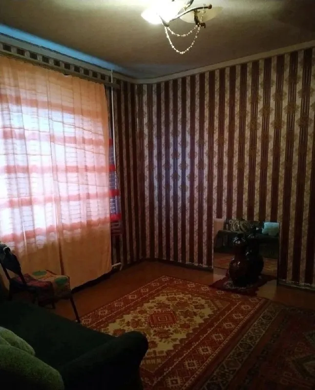 Продам двухкомнатную квартиру

🌇Донецк, пр-т ленинский, мк-н голубой -1, ленинский район📌

💰Цена 3 800 000 руб. Торг

✅Общая площадь: 52 кв. М, жилая 31 кв. М. , кухня 9 кв. М

✅Этаж: 9/9, крыша не течёт, технический этаж сверху
✅Комнаты раздельные, службы раздельные, большая лоджия
✅Жилое состояние.
✅В квартире установлены мпо, осуществлена замена водопровода и канализации, новые радиаторы отопления
📑Документы готовы

📲☎+7949-419-63-79

Подписаться  |  📩дать объявление
📲Наш max - фотография - 3