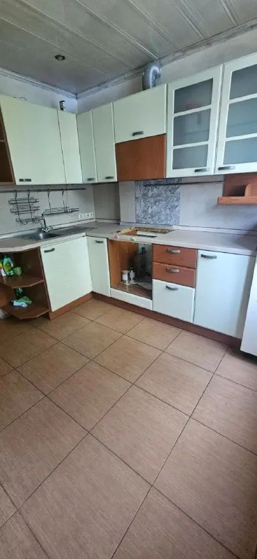 Продажа 3х-комнатной квартиры

🌇Донецк, куйбышевский район, улица словацкая 59.📌

🏢Этаж - 3/9
✅Общая площадь - 60 м2

В квартире:
- Большая застеклённая лоджия
- Кухня 9 м2
- Окна пластик
💦Вода и канализация новая
- Отопление старое
- Ремонт - косметика.

👍Инфраструктура насыщенная: школы, детские сады, магазины, супермаркеты
👍Отличная транспортная развязка, остановка общественного транспорта в пешей доступности.

📑Документы рф готовы
💰Цена: 5 100 000 рублей

📲☎️+7 (949) 513 85 58

Подписаться  |  📩дать объявление
📲Наш max - фотография - 8