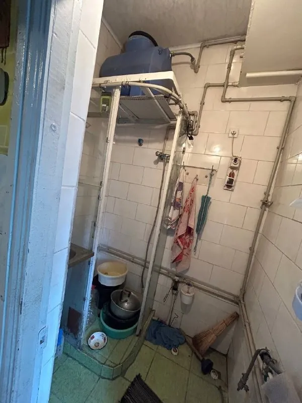 🏡Продаётся 3-х комнатный дом в городе торез днр
🗺Улица хабаровская
• Печное отопление,
Окна пластиковые
• Санузел в доме, жилое состояние
• На территории участка есть летняя кухня и хоз постройки
🔥Собственник
💴Цена: 1🍋250.000 рублей
☎️+7(949) 507-40-15
📨Подписаться - фотография - 10