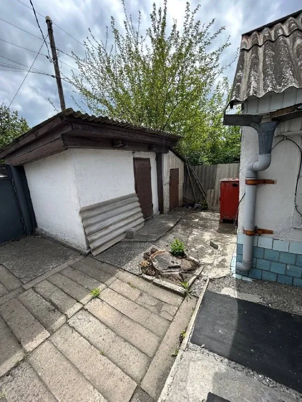 🏡Продаётся 3-х комнатный дом в городе торез днр
🗺Улица хабаровская
• Печное отопление,
Окна пластиковые
• Санузел в доме, жилое состояние
• На территории участка есть летняя кухня и хоз постройки
🔥Собственник
💴Цена: 1🍋250.000 рублей
☎️+7(949) 507-40-15
📨Подписаться - фотография - 2