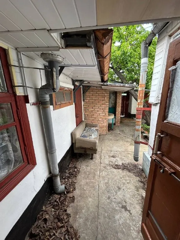 🏡Продаётся 3-х комнатный дом в городе торез днр
🗺Улица хабаровская
• Печное отопление,
Окна пластиковые
• Санузел в доме, жилое состояние
• На территории участка есть летняя кухня и хоз постройки
🔥Собственник
💴Цена: 1🍋250.000 рублей
☎️+7(949) 507-40-15
📨Подписаться - фотография - 3