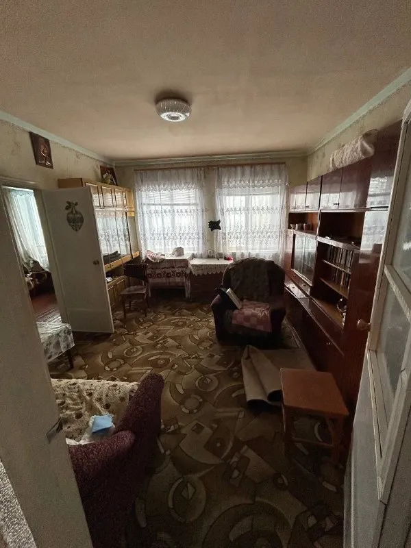 🏡Продаётся 3-х комнатный дом в городе торез днр
🗺Улица хабаровская
• Печное отопление,
Окна пластиковые
• Санузел в доме, жилое состояние
• На территории участка есть летняя кухня и хоз постройки
🔥Собственник
💴Цена: 1🍋250.000 рублей
☎️+7(949) 507-40-15
📨Подписаться - фотография - 6
