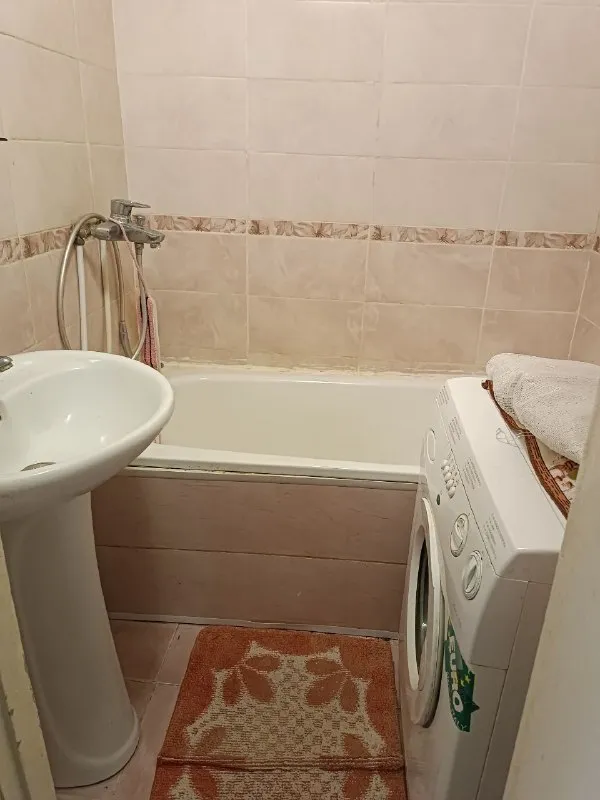 ‼❗‼ Сдается ‼❗‼
🏡2-Х комн. Кв. , ул. Скляренко, рядом "норд", мк-н "мирный"
🌇Город: донецк днр
🏙️Район: кировский р-н

‼❗ Вода круглосуточно ‼
🔥Хорошее состояние
• Имеется вся необходимая мебель и бытовая техника: холодильник, телевизор, стиральная машина автомат. ..

‼❗ Оплата услуг по факту заселения ‼❗

💴Стоимость: 20.000 + ком. Услуги
☎☎☎+7949-419-63-79

📨Подписаться - фотография - 6