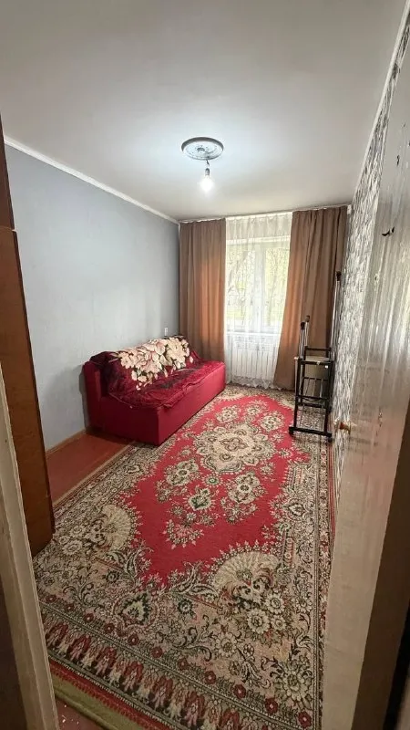 Продам 2х-комнатную квартиру
Продажа от собственника❗️
🌇В мариуполе, центральный район, 23 жмр, ул. 60 лет ссср. 📌
🏠 Этаж 1/9, дом панельный.
✅Высокий цоколь 1,8 м — квартира светлая, приподнята над улицей, под окнами никого.
✅ Общая площадь 46,2 м². Квартира не угловая, все комнаты раздельные.
🛁 Санузел раздельный. Есть лоджия и подвал.
🔌 Всё в рабочем состоянии: свет, вода, газ, отопление, канализация. - фотография - 4