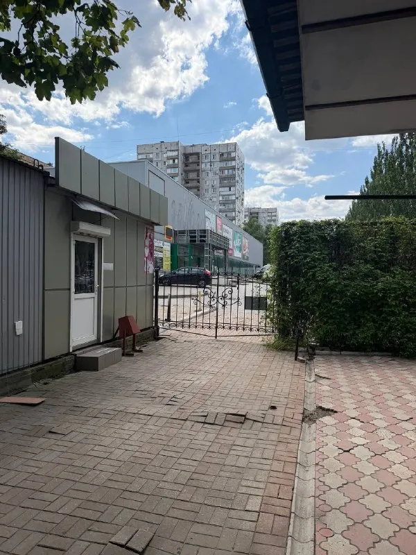 Продам нежилое помещение
Кировский район

Мирный, рядом с обжорой, с рынком
Отличное месторасположение
3 Павильона на одной территории, действующие магазины
4 Сотки земли

Общая площадь 160м2

Газовое отопление
Туалет есть
Камеры видеонаблюдения
Фотографии реальные
Документы готовы

18 000 000₽ С торгом

+79494113097 Алина
@As_01vva telegram - фотография - 4