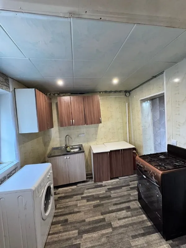 🏡Продажа от собственника квартиры на земле
🌇Город: донецк днр
🏙️Район: пролетарский р-н
🗺Ориентир ваз

🔹Общая площадь–35.0 м2
🔹Земельный участок–2,5 соток

🔹Дом кирпичный, с улицы утеплена
🔹В хорошем состоянии, пластиковые окна, натяжные потолки
🔹Крыша не течет, санузел совмещенный
🔹Яма септик, печное отопление

🔹Двор огорожен забором, ограждение профнастилом
🔹Рядом магазины, школа,
Д/садик
🔹Документы готовы к продаже, прописанных и долгов нет

🔹Возможность покупки в рассрочку
🔥Собственник
📍Без комиссии агентства📍

💴Цена: 1🍋500.000 рублей
☎️+7(949) 048-57-88 Давид

Недвижимость днр - фотография - 4