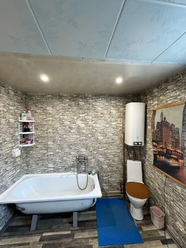 🏡Продажа от собственника квартиры на земле
🌇Город: донецк днр
🏙️Район: пролетарский р-н
🗺Ориентир ваз

🔹Общая площадь–35.0 м2
🔹Земельный участок–2,5 соток

🔹Дом кирпичный, с улицы утеплена
🔹В хорошем состоянии, пластиковые окна, натяжные потолки
🔹Крыша не течет, санузел совмещенный
🔹Яма септик, печное отопление

🔹Двор огорожен забором, ограждение профнастилом
🔹Рядом магазины, школа,
Д/садик
🔹Документы готовы к продаже, прописанных и долгов нет

🔹Возможность покупки в рассрочку
🔥Собственник
📍Без комиссии агентства📍

💴Цена: 1🍋500.000 рублей
☎️+7(949) 048-57-88 Давид

Недвижимость днр - фотография - 5